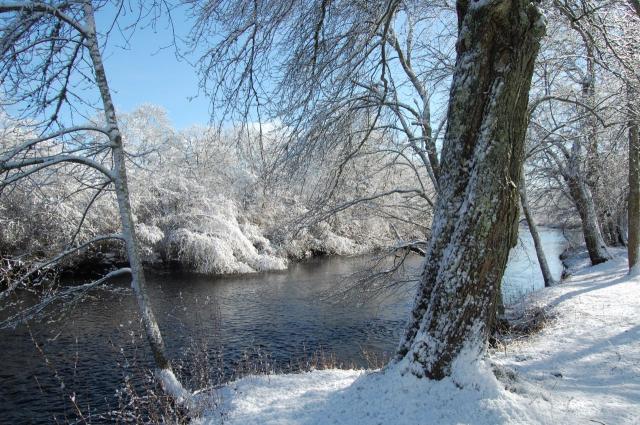 7100_snow_river.jpg