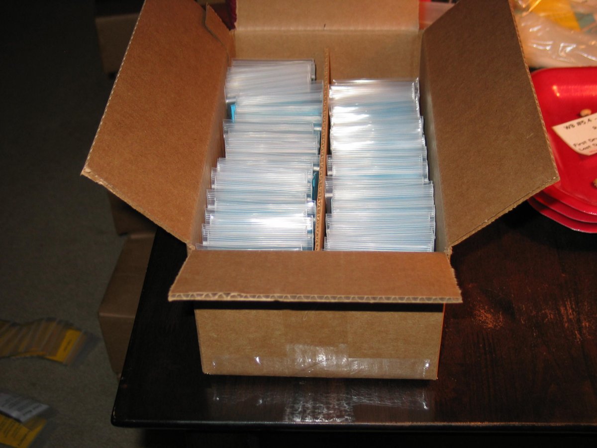 BOX WITH 3 X 4 BAGGIES.JPG