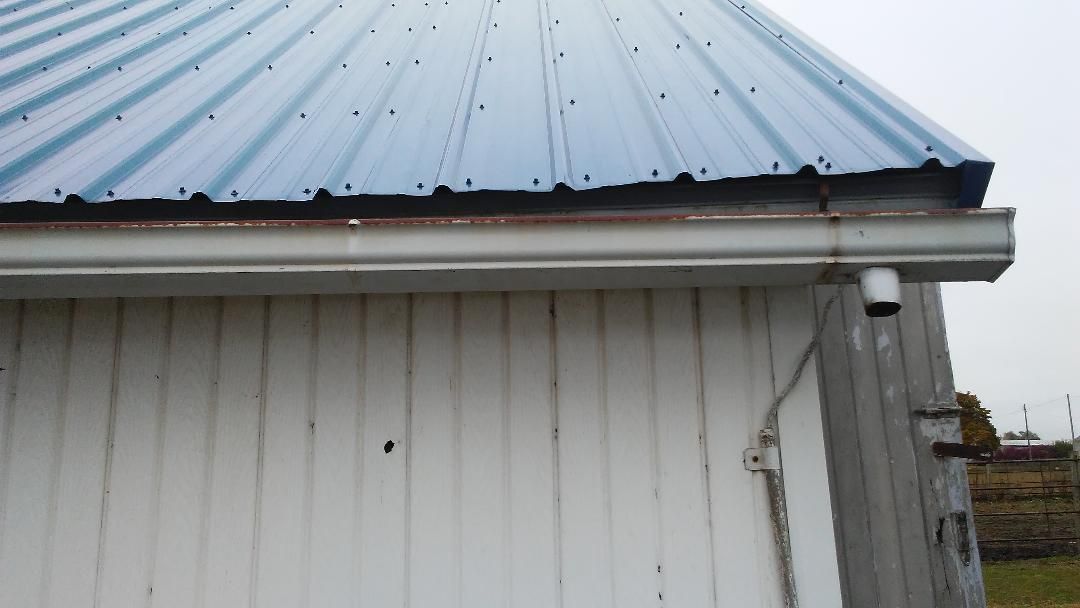 Broken gutter on barn, #2, 10-29-19.jpg