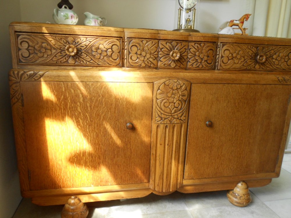 buffet carvings 003.JPG