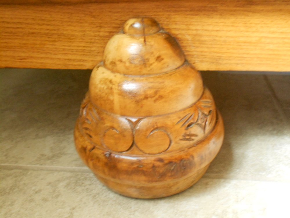 buffet carvings 007.JPG