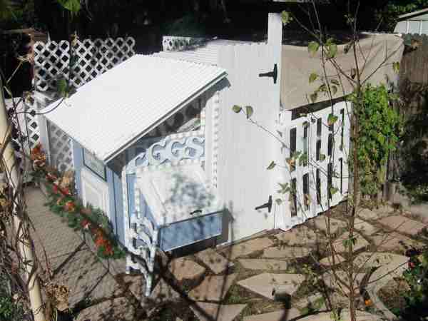 CoopFromBackFence02email.jpg