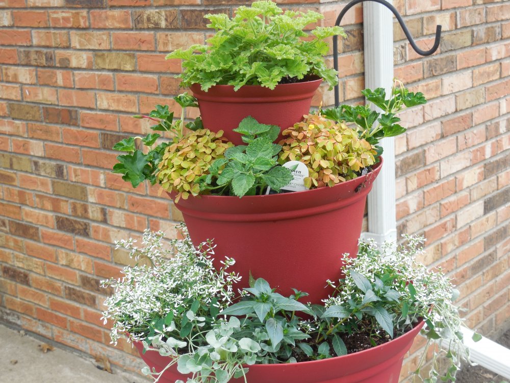 flower pot tiered.JPG