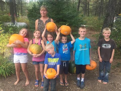 Garden class kids and pumpkins unnamed.jpg