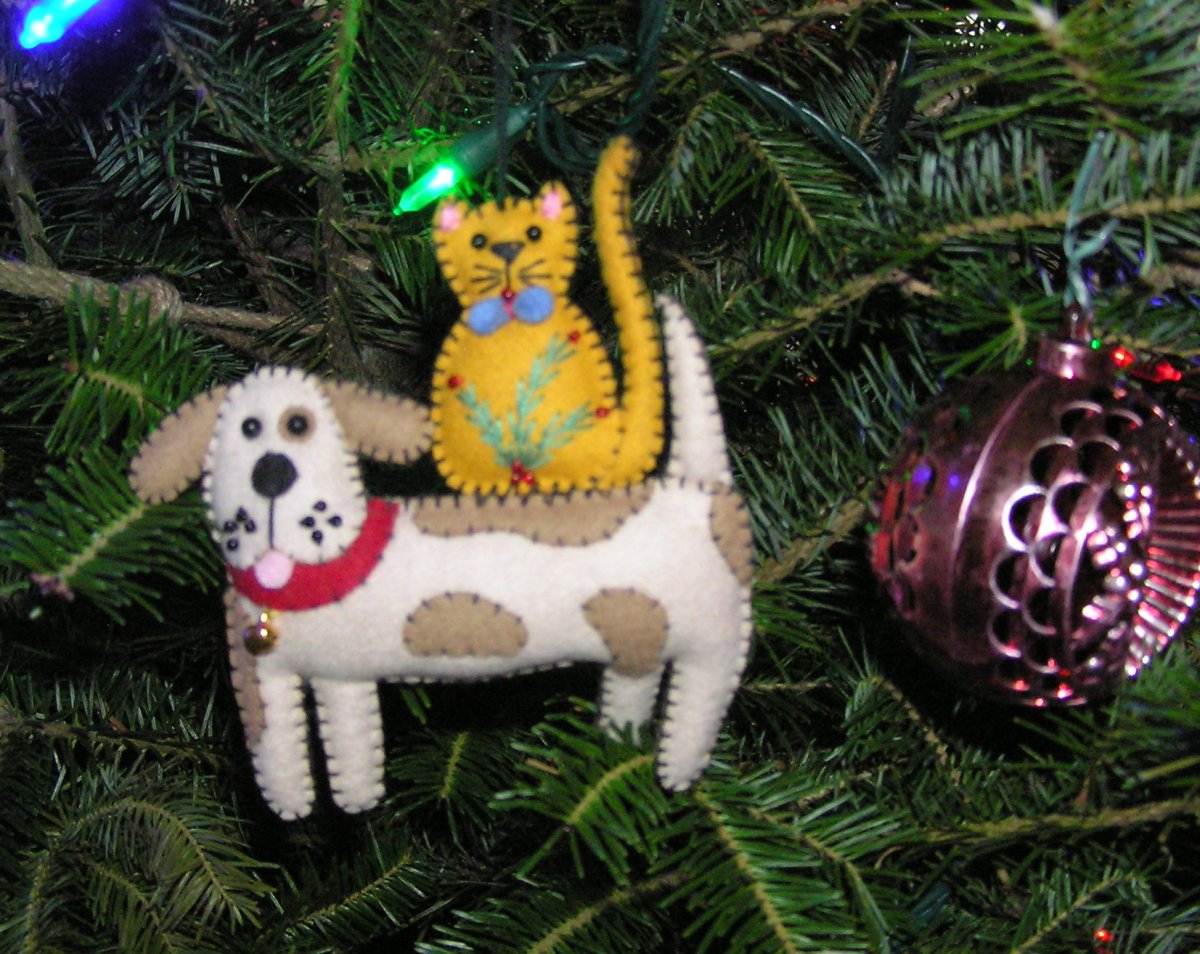 HandmadeXmasOrnament.JPG