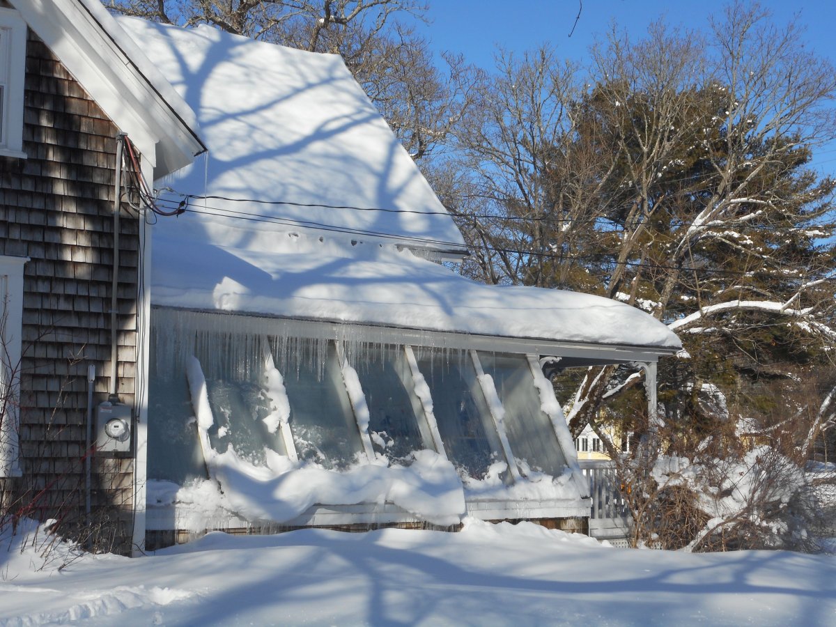house in snow 1:2017.jpg
