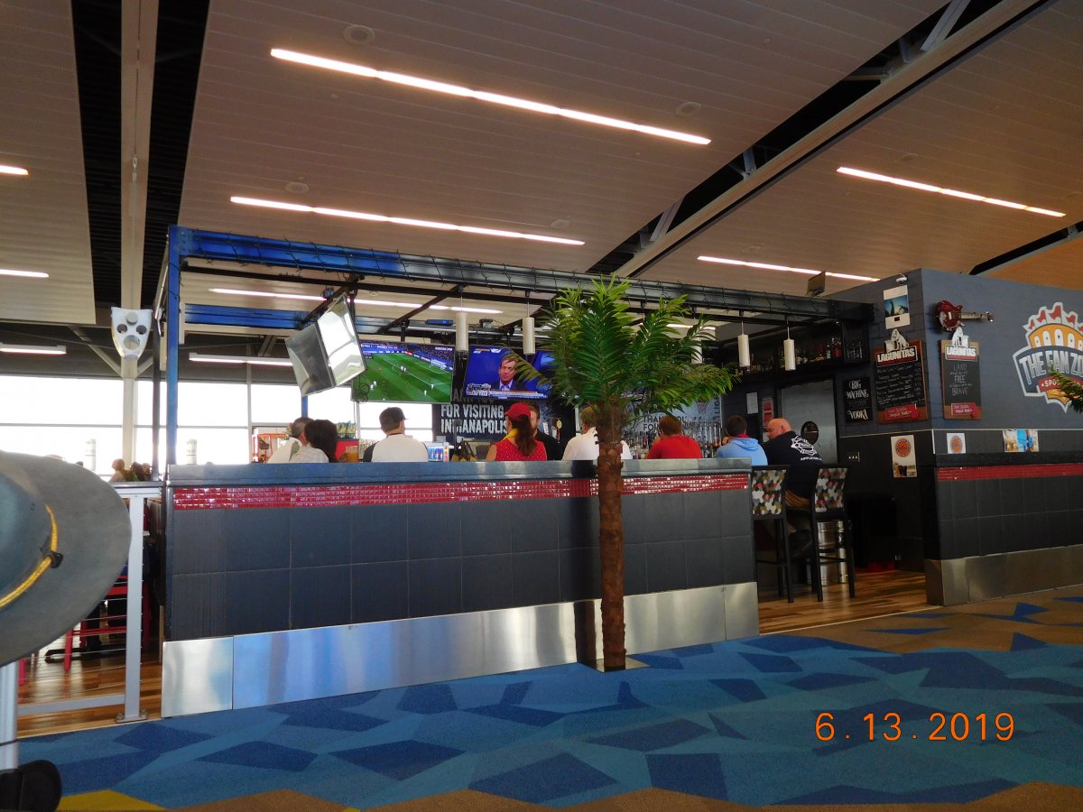 Indy Airport, AM Happy Hour, 06-12-19.JPG