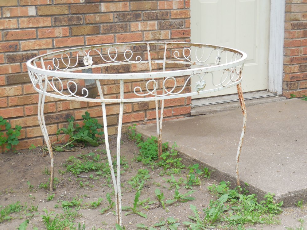 iron table.JPG