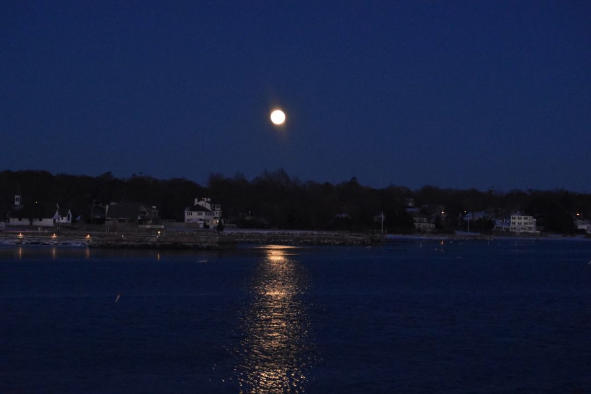 Moon 1118Teg.jpg