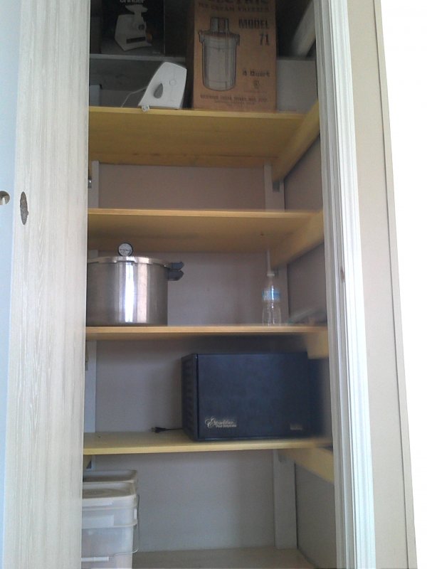 Pantry 6.jpg