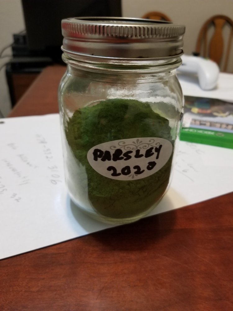 Parsley Dried.jpg