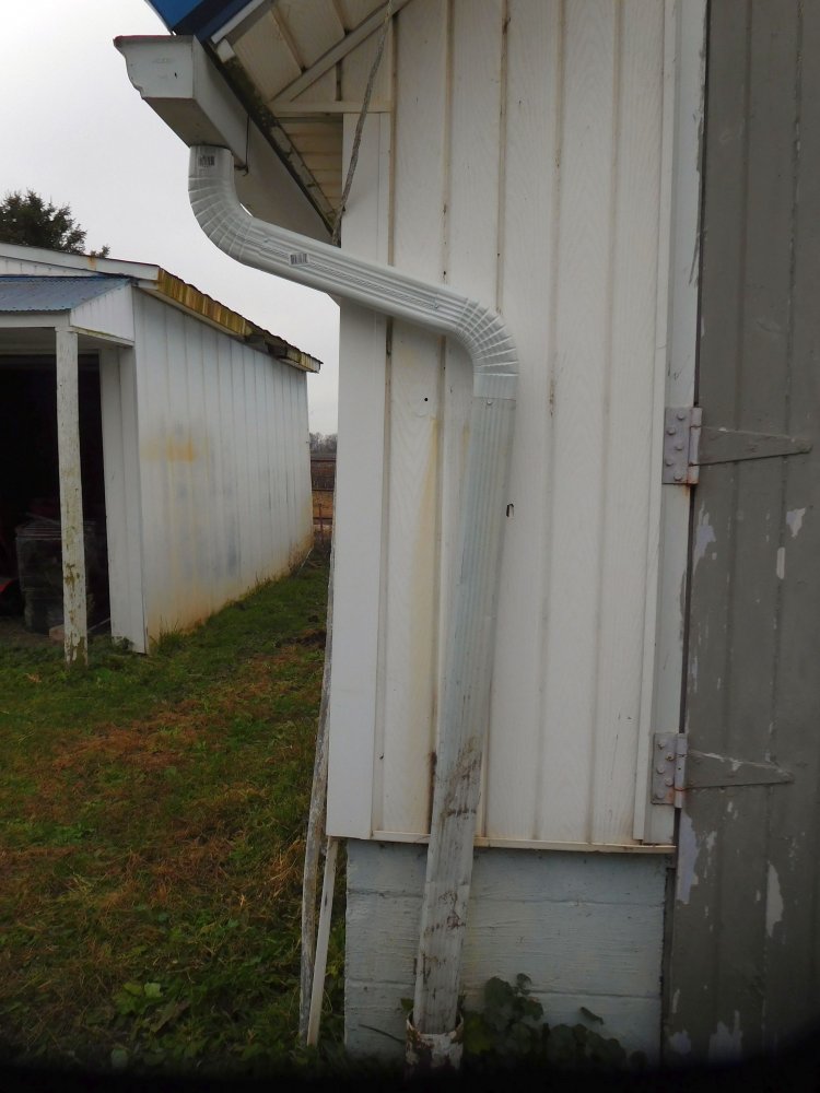 REPAIRED! gutter on barn, 10-29-19.jpg