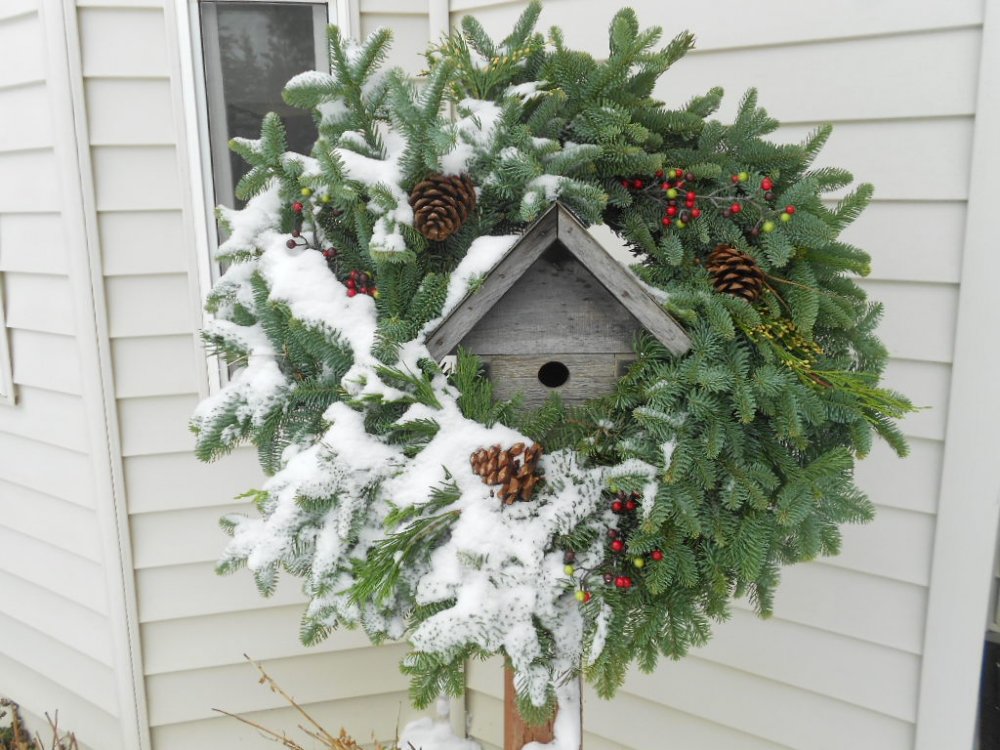 shipping labe l& wreath 012.JPG