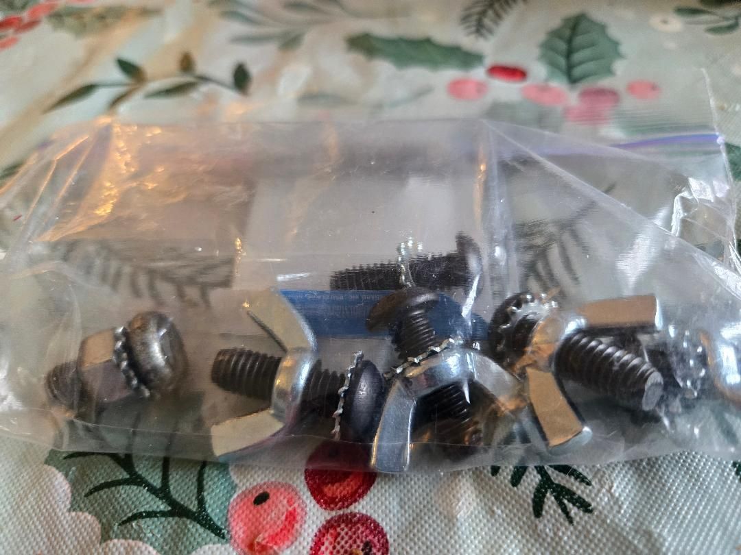 Tow Wagon bolts, 5 sixteens.jpg