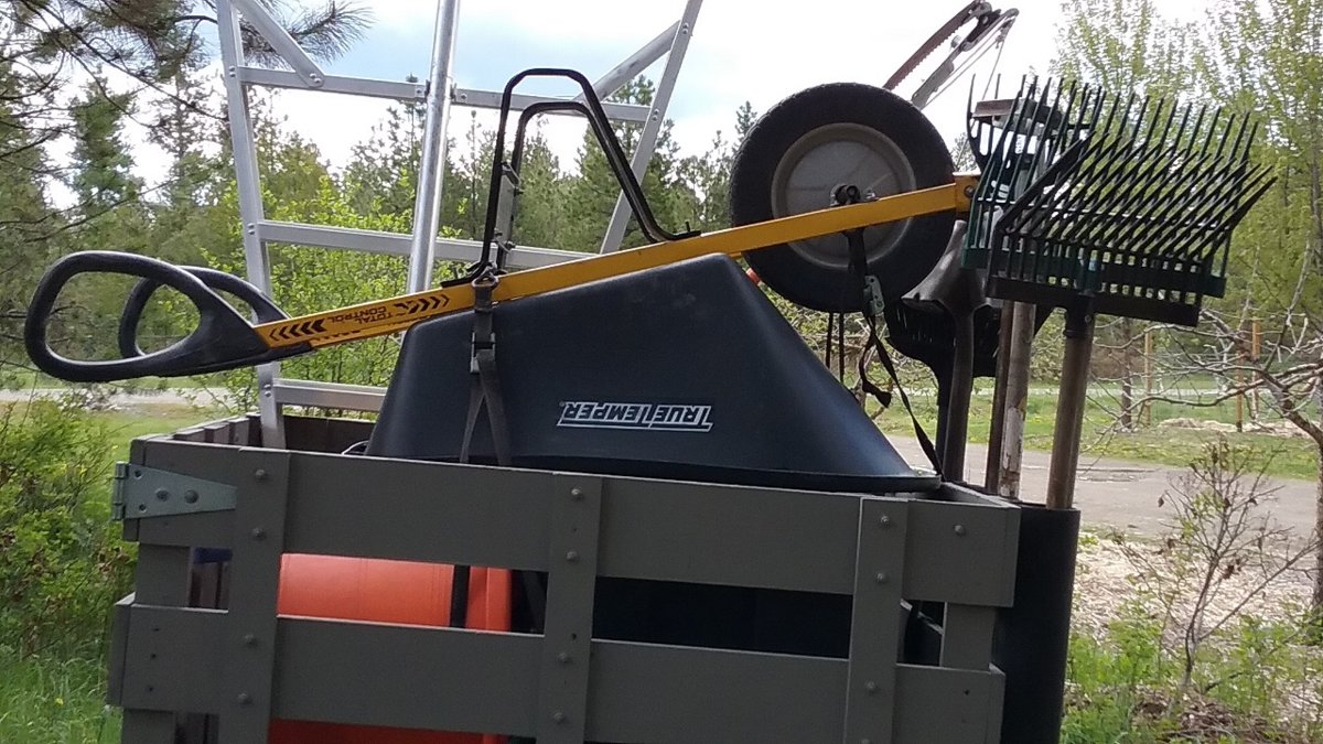 wheelbarrow2.jpg