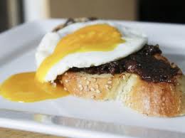 bacon jam & egg.jpg