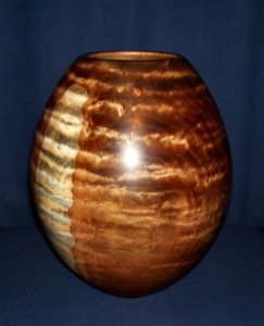 fiddleback_maple_vase_4737.jpg