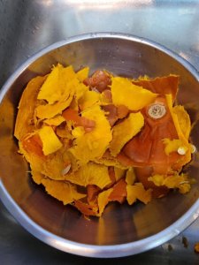 Processing pie pumpkins, 11-11-2020, #3.jpg