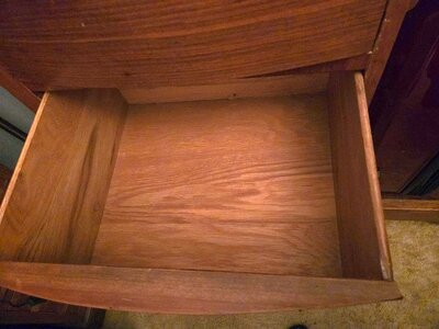 Armoire 05-10-26, #3.jpg